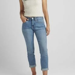 Jag Carter Mid Rise Girlfriend Jeans in Mid Vintage - women